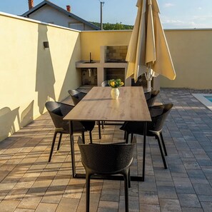 Outdoor dining - Charming 2-bedroom villa in beautiful Blagaj with AC, WiFi (Blagaj)