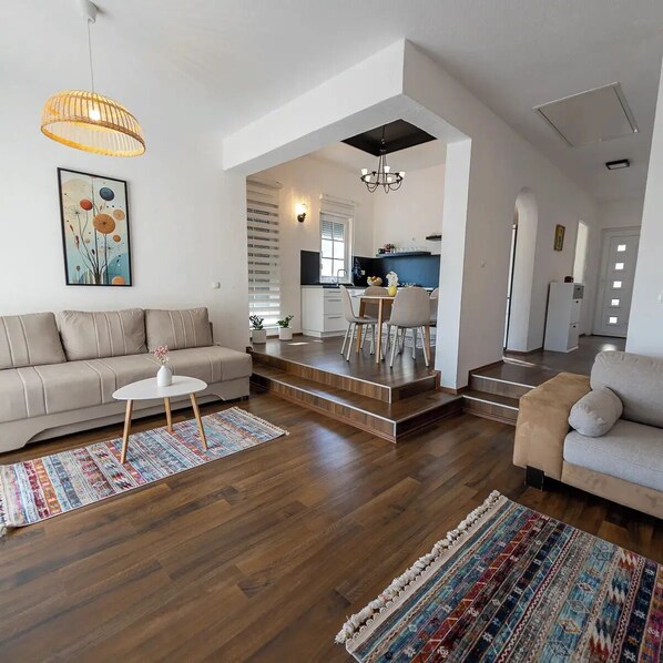 Smart TV - Charming 2-bedroom villa in beautiful Blagaj with AC, WiFi (Blagaj)