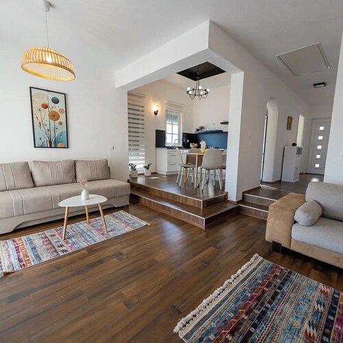 Charming 2-bedroom villa in beautiful Blagaj with AC, WiFi