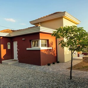 Exterior - Charming 2-bedroom villa in beautiful Blagaj with AC, WiFi (Blagaj)