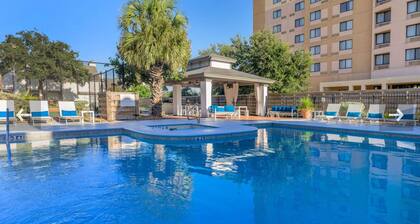 Posh Entire Unit at NRG & Med Center