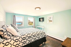 5 bedrooms, WiFi, bed sheets