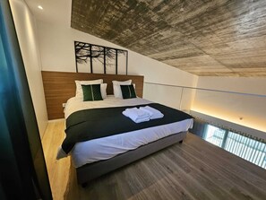 1 quarto, escrivaninha, ferros/tábuas de passar roupa, Wi-Fi