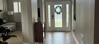 Spacious 4BR Retreat 2 Master suites near Disney. Perfect for families 