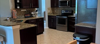 Spacious 4BR Retreat 2 Master suites near Disney. Perfect for families 