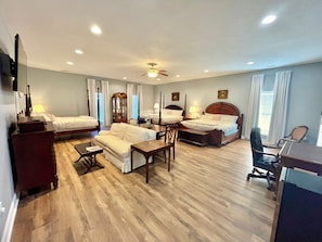 7 bedrooms, desk, iron/ironing board, travel crib