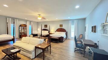 7 bedrooms, desk, iron/ironing board, travel crib