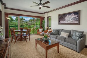 Living area - Waipouli Beach Resort Garden View 2 BD 3 BA (Kapaa)