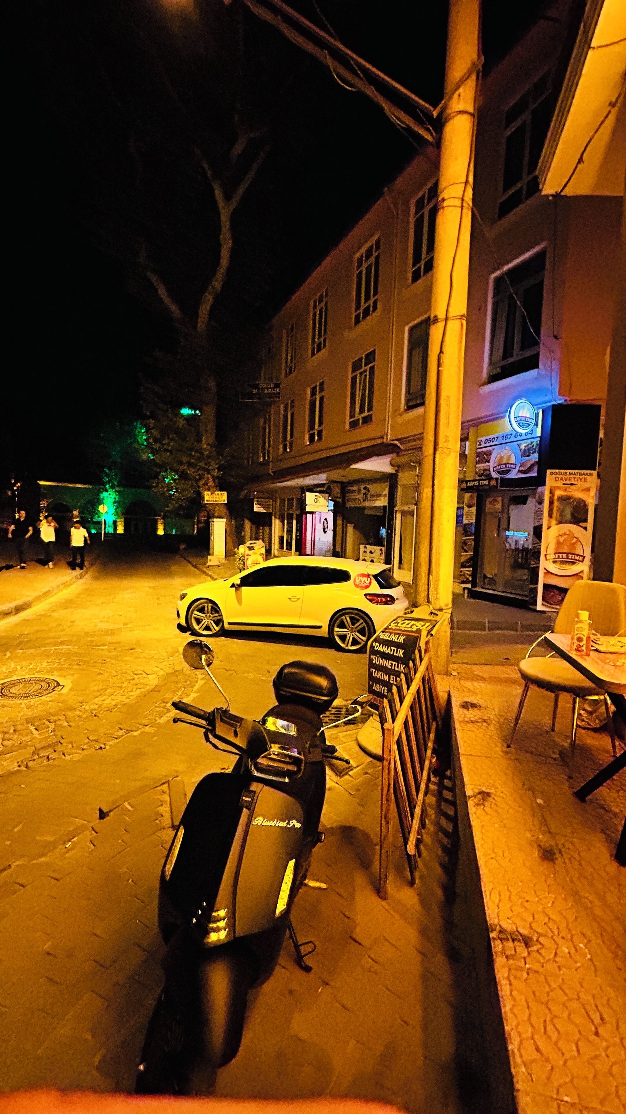 Daily buffet breakfast (TRY 200 per person)