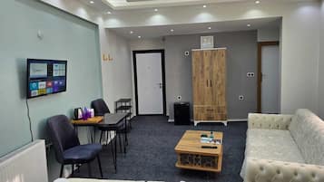 Luxury Suite | Living area