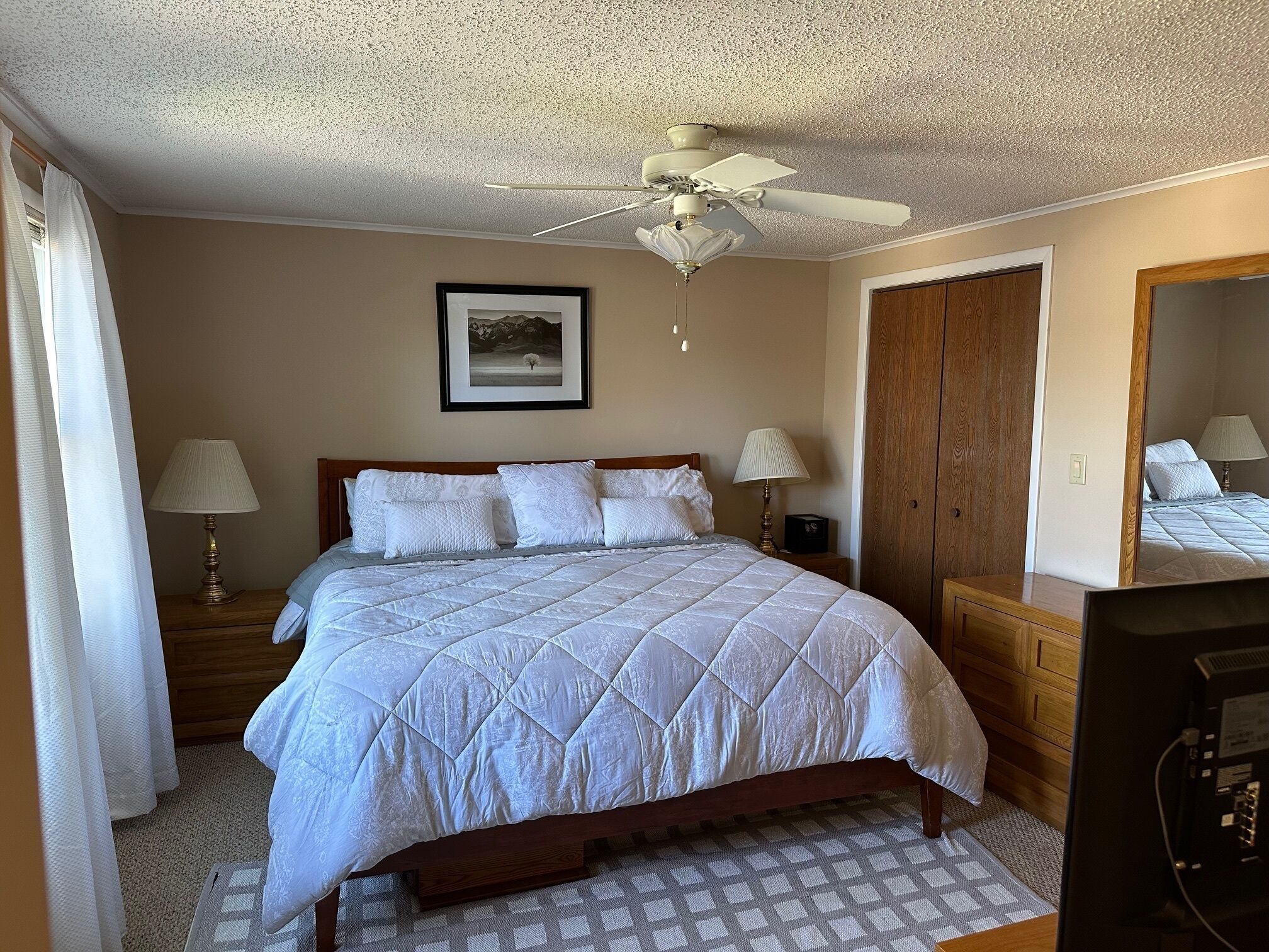 3 bedrooms, desk, iron/ironing board, WiFi