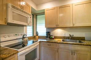 Fridge, oven, stovetop, dishwasher - Kaanapali Maui Eldorado Garden View 1 Bedroom (Lahaina)
