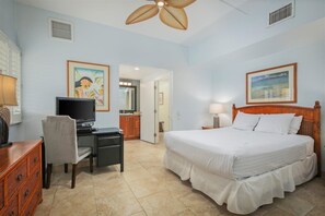 2 bedrooms, in-room safe, iron/ironing board, WiFi - Royal Sea Cliff Kona 707 Ocean View 2 Bedroom 2 Ba (Kailua Kona)