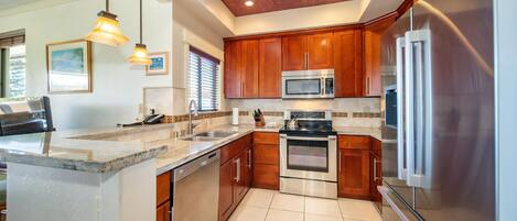 Refrigerador, microondas, horno, placa de cocina