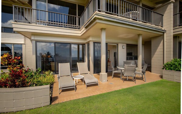 屋外ダイニングエリア