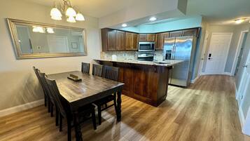 تناول الطعام