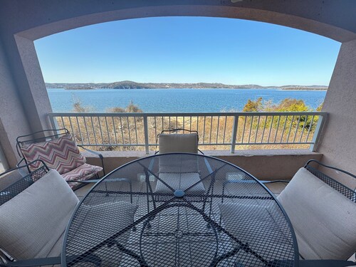 Table Rock Lakefront Condo ~ 3 bedroom ~ 8 guests