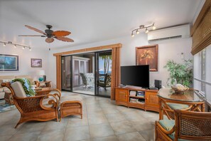 TV - Kanaloa at Kona Ocean View 1 Bedroom (Kailua Kona)