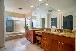 Hair dryer, towels - Kapalua Bay Villa 19B2 Gold Oceanfront 2 Bedroom (Lahaina)