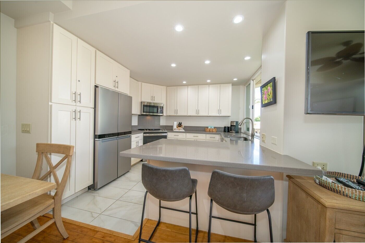 Fridge, oven, stovetop, dishwasher