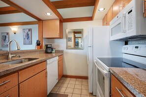 Fridge, microwave, stovetop, dishwasher