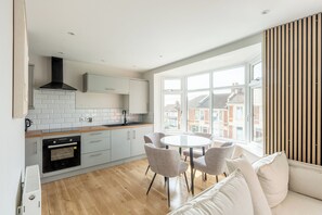 Interior - Luxurious 2-Bed Flat /Home Away From Home 

 (Bristol)