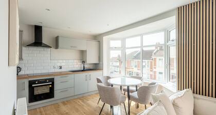 Luxurious 2-Bed Flat /Home Away From Home