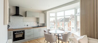 Luxurious 2-Bed Flat /Home Away From Home