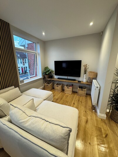 Luxurious 2-Bed Flat /Home Away From Home