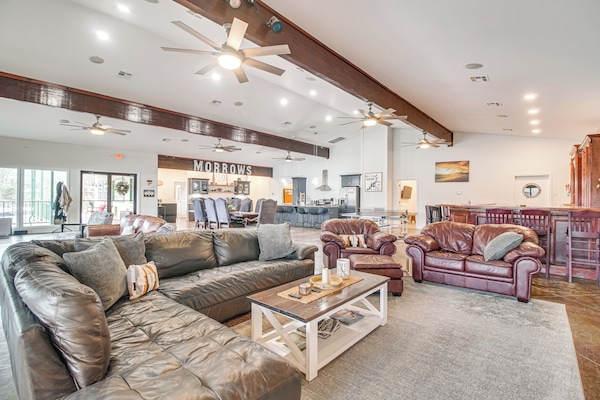 Eucha Vacation Rental | 3BR | 3.5BA | Step-Free Access | 4,020 Sq Ft