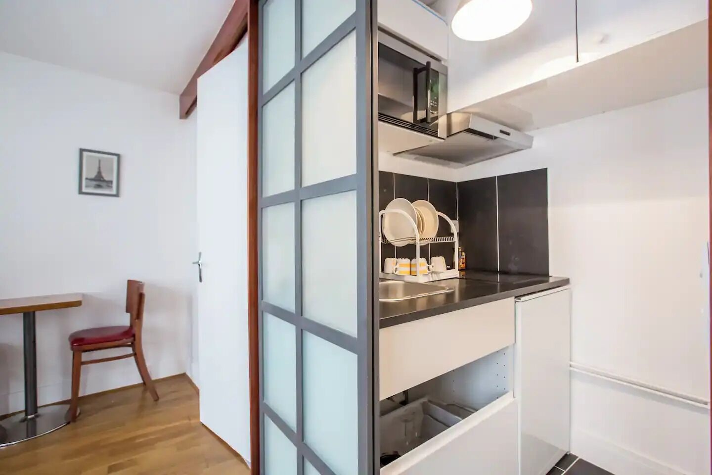 Microwave, oven, stovetop, coffee/tea maker