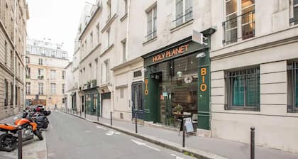 Well-appointed St. Michel studio