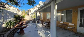 Clean n’ simple BnB, just 7 mins to The Strip!