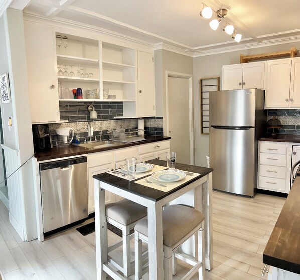 Fridge, microwave, oven, stovetop - Charming 3-bedroom, newly remodeled house in the heart of Clayton, NY (Clayton)