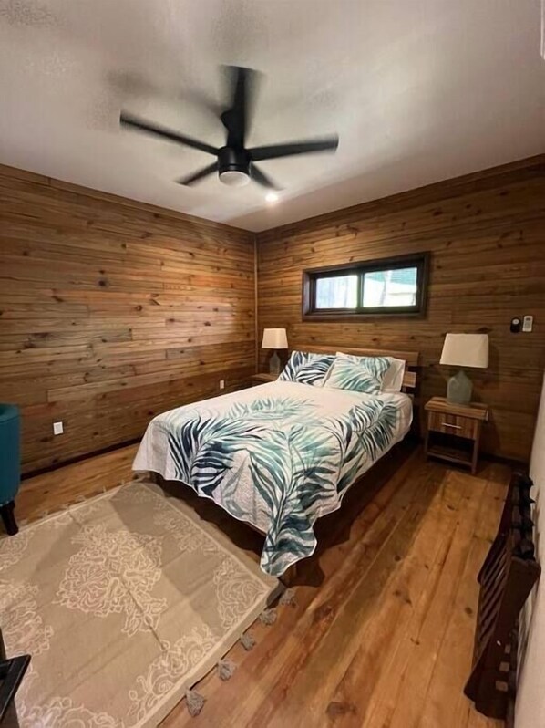 1 dormitori, planxa i posts de planxar, wifi i roba de llit 