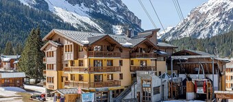 Au pied des pistes! Bel Appartement+ casiers à ski