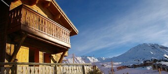 Ski aux pieds ! Chalet privé et charmant 9p