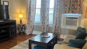 TV - Historic Craftsmen Style Home (Shreveport)
