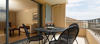 Appartement moderne et lumineux 4p, accès piscine!