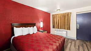 Economy kamer, 1 queensize bed, niet-roken | Een bureau, een strijkplank/strijkijzer, gratis wifi, beddengoed