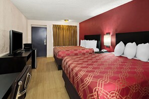 Habitación económica, 2 camas de matrimonio, no fumadores | Escritorio, tabla de planchar con plancha, wifi gratis y ropa de cama