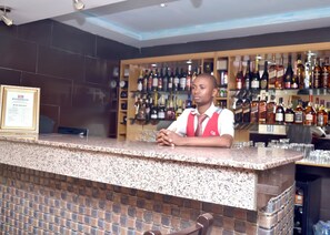 2 bars/lounges - Coronia Hotel (Lagos)
