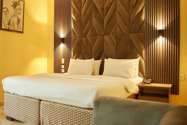 Escritorio, espacio para trabajar con un portátil, wifi gratis