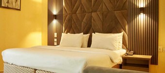Coronia Hotel