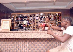 2 bars/lounges - Coronia Hotel (Lagos)