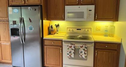 This spacious, pristine 3 bedroom retreat is ideal for families & larger groups