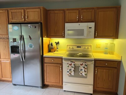 This spacious, pristine 3 bedroom retreat is ideal for families & larger groups