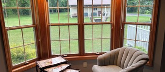 This spacious, pristine 3 bedroom retreat is ideal for families & larger groups