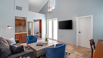 Premium Suite (Self Check-in with Virtual Front Desk) | Living area | 42-inch Smart TV with digital channels