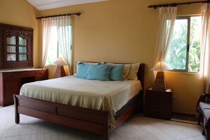Premium Villa | 5 bedrooms, iron/ironing board, free WiFi - Villa GuavaBerry 5BR 6Bds 12Pax HugePool (Guayacanes)